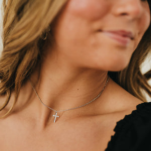 Shiloh Simple Cross Necklace - WATERPROOF-Necklace-Pretty Simple
