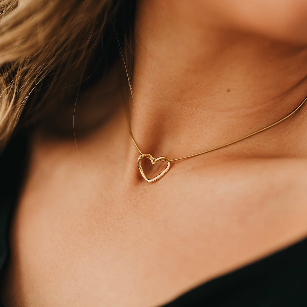 Tangled in Love Heart Necklace - WATERPROOF-Necklace-Pretty Simple