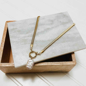 Flat gold herringbone chain with pearl - Mother Of Pearl Necklace